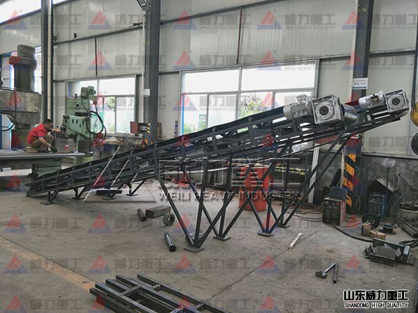 630噸四柱鐵屑壓塊機細節(jié)展示