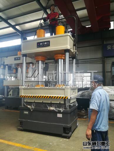 315噸液壓機車間