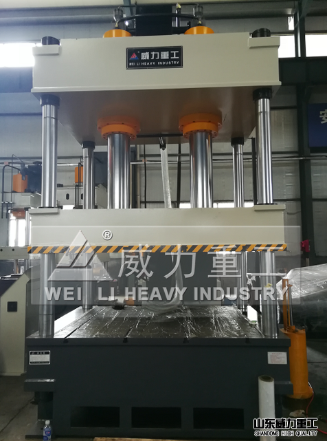 315噸液壓機車間