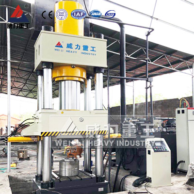 <b>三工位1000噸液壓機用于長軸熱鍛成形</b>