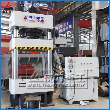 <b>315噸四柱三梁液壓機(jī)</b>