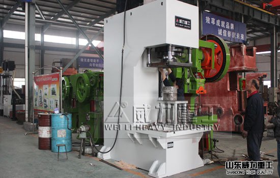 315噸單臂液壓機(jī)生產(chǎn)廠家