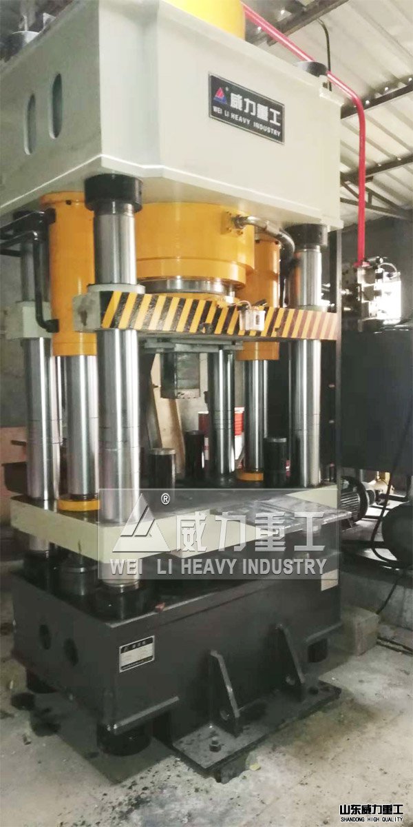 液壓機(jī)客戶使用現(xiàn)場