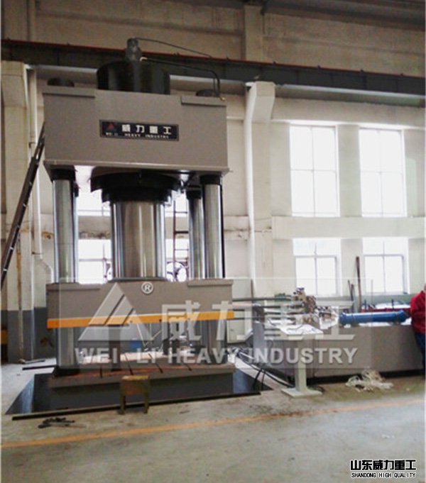 2000噸液壓機車間