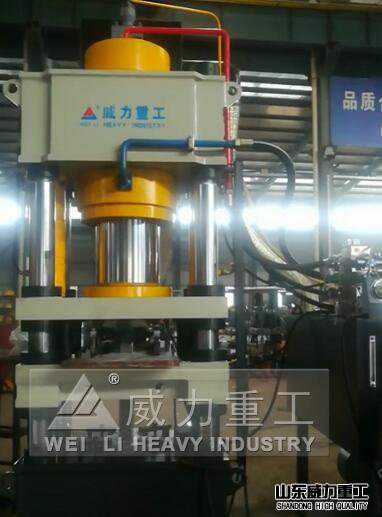 500噸四梁四柱牛羊舔鹽液壓機