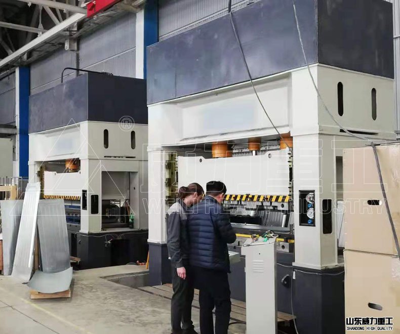 框架式液壓機(jī)遠(yuǎn)銷海外