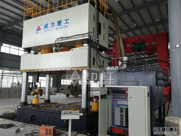 1000噸液壓機加工鹽磚一模兩塊