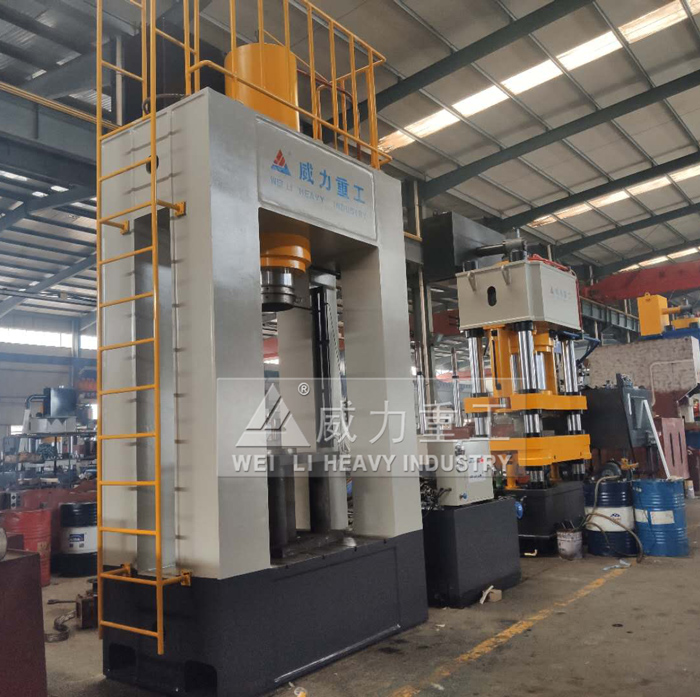 500噸液壓機(jī)熱鍛萬向節(jié)