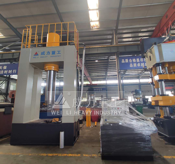 山東威力重工500噸液壓機(jī)生產(chǎn)車間