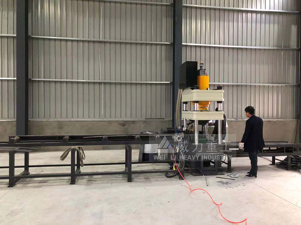 錨桿托盤液壓機客戶使用車間