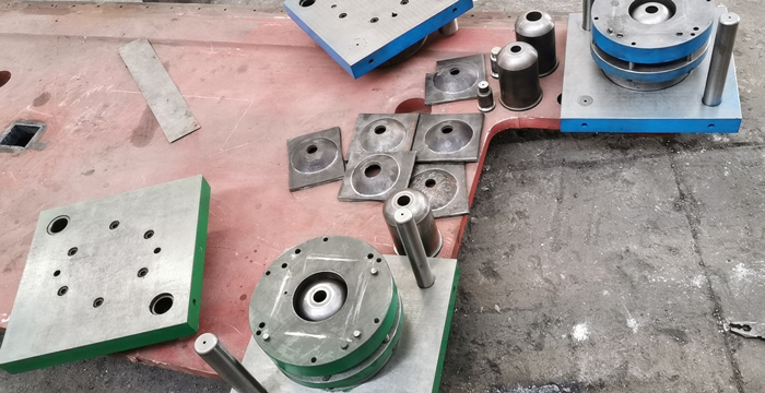 沖壓剪切一體錨桿托盤模具