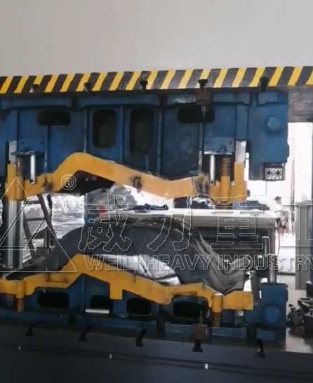 315噸汽車內飾液壓機模具和產品