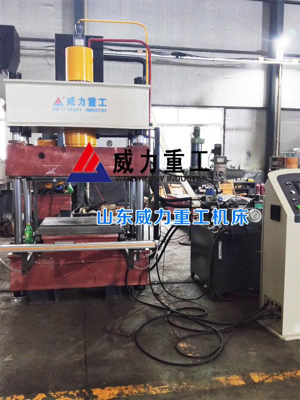 拼圖裁切沖壓100噸液壓機車間裝配圖