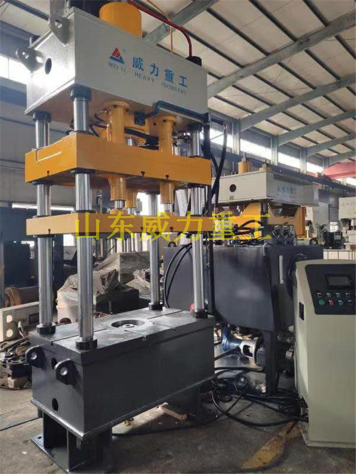 山東威力重工陶瓷粉末四柱液壓機