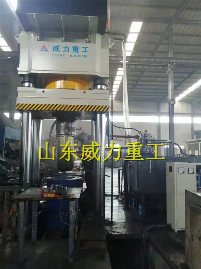 1000噸熱壓坩堝液壓機