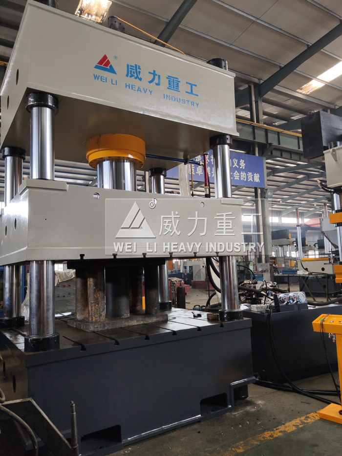 山東威力重工集裝箱側板專用液壓機