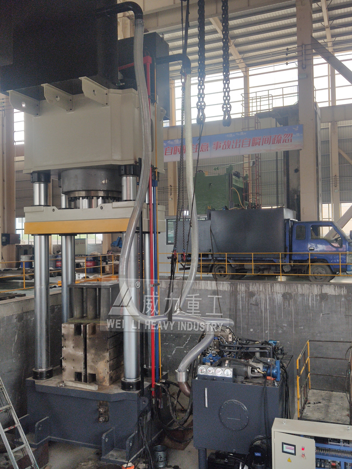 石墨坩堝成型液壓機廠家