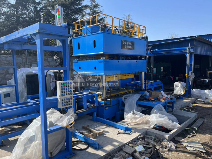 快速貨車車門(mén)整形液壓機(jī)