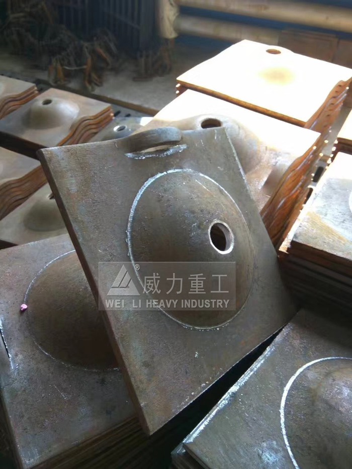 四柱液壓機壓制托盤成品